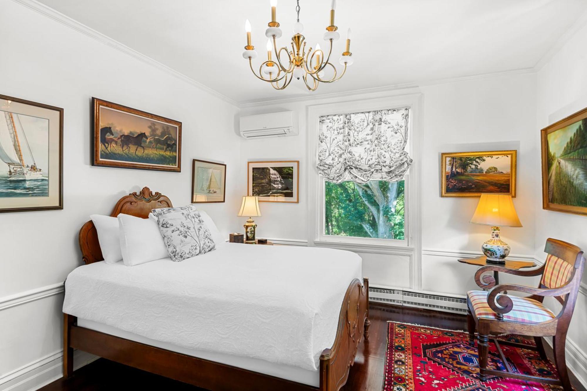 Benn Conger Hotel